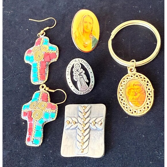 Vintage Catholic Religious Jewelry Rosaries Crucifixe Bracelets Miraculos Medals - Picture 6 of 11